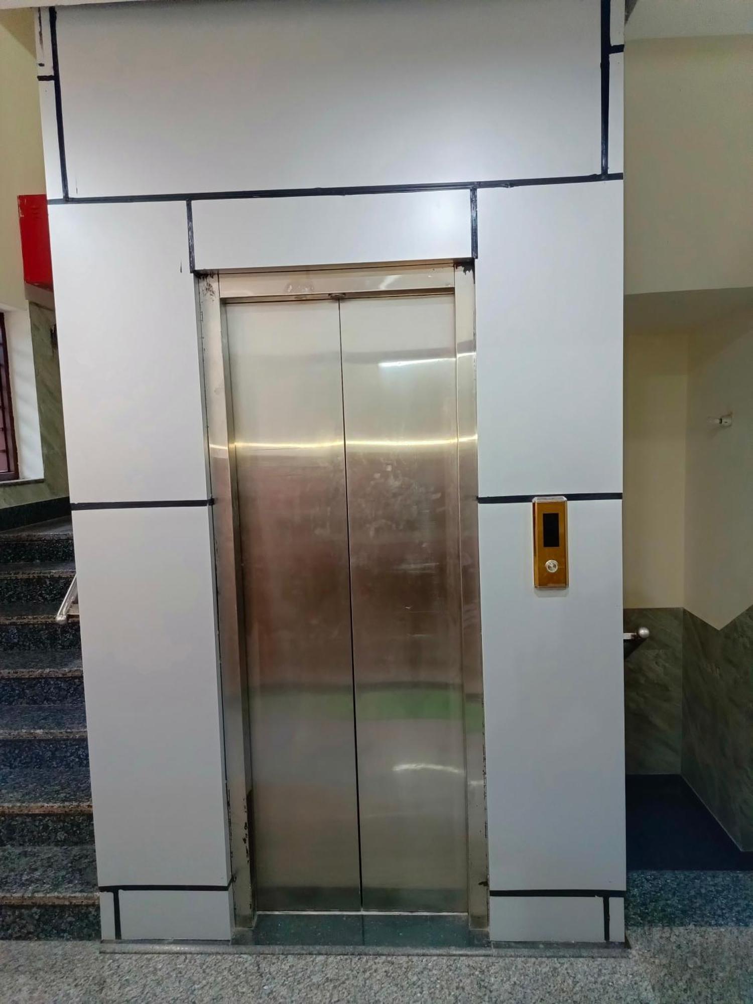 Shri Girraj Residency Hotel Mathura Kültér fotó